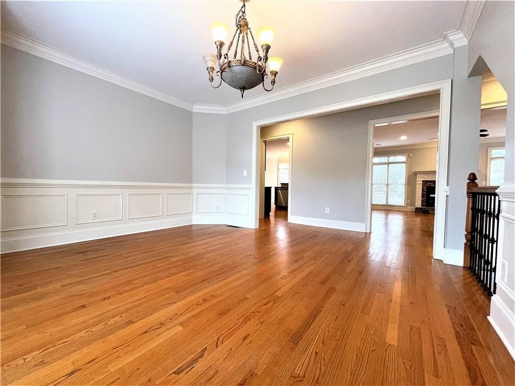 895 Lenox Ct Ne - Photo 3