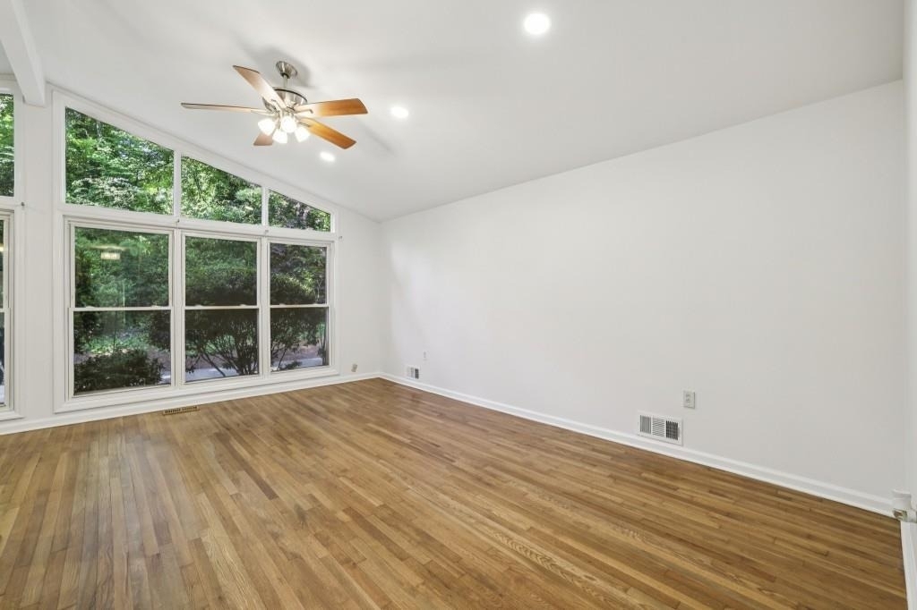 2056a Abby Lane Ne - Photo 10