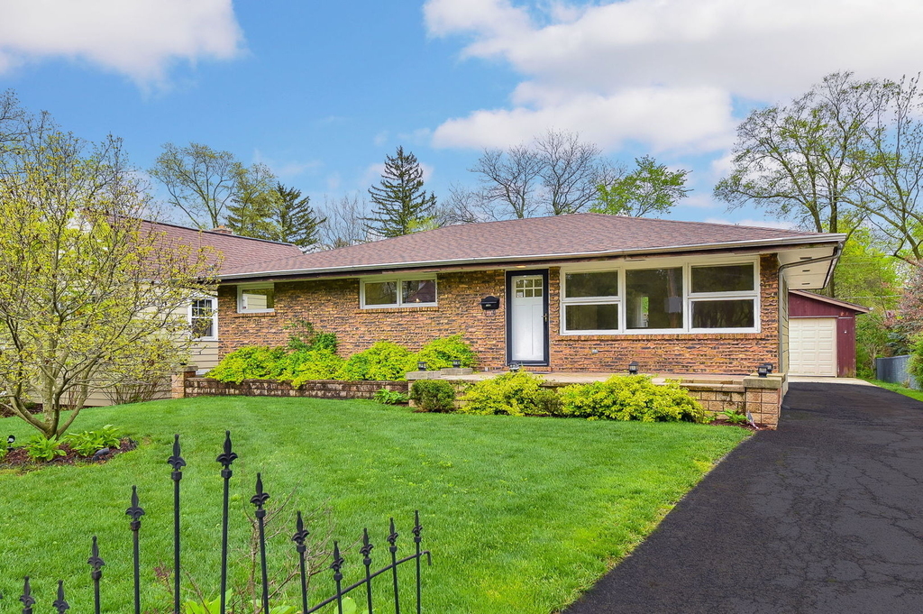1706 E Liberty Drive - Photo 0