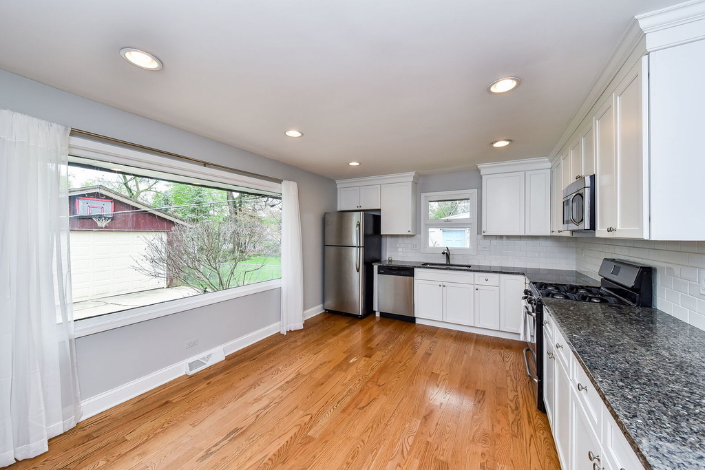 1706 E Liberty Drive - Photo 6