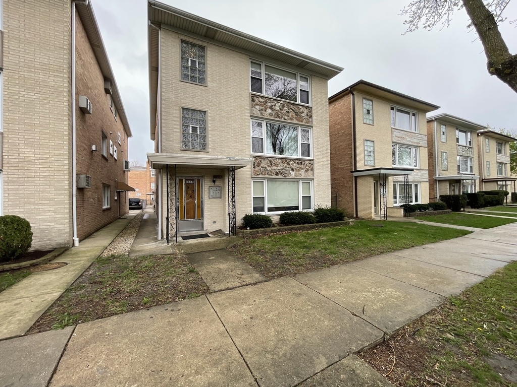 8645 W Summerdale Avenue - Photo 0