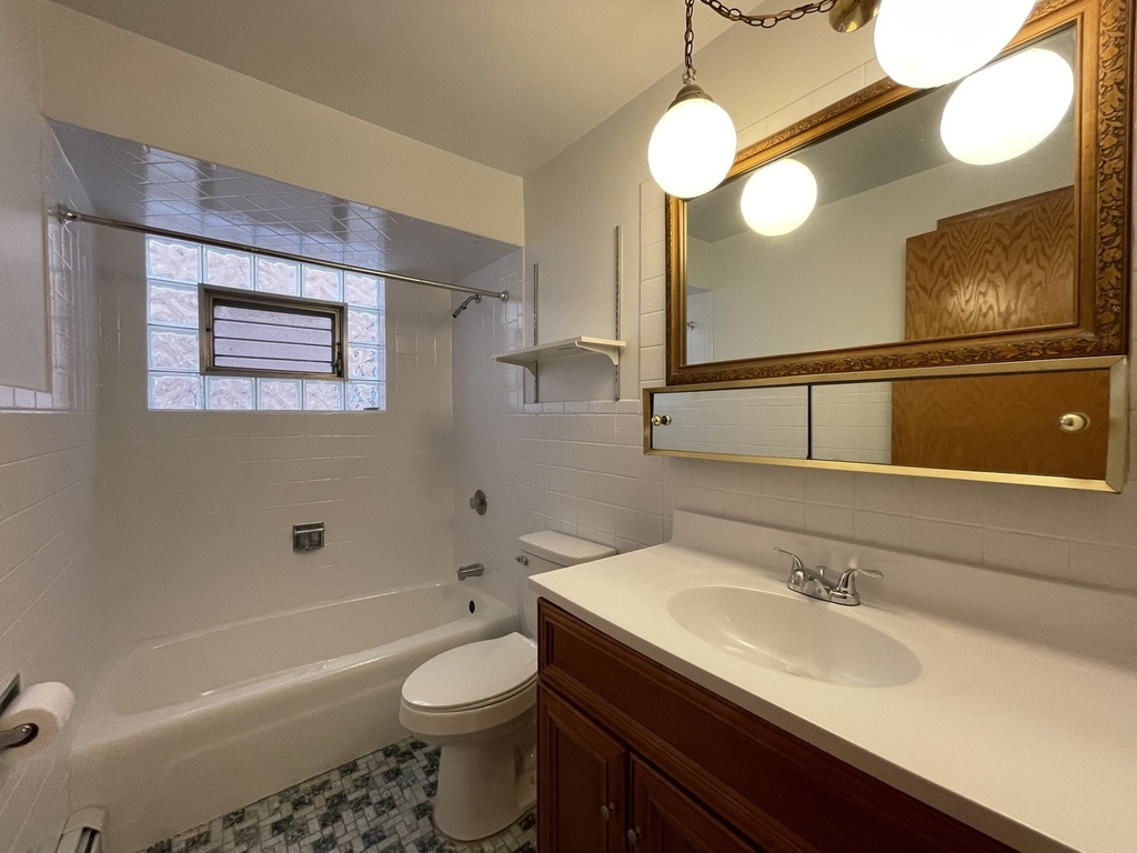 8645 W Summerdale Avenue - Photo 9