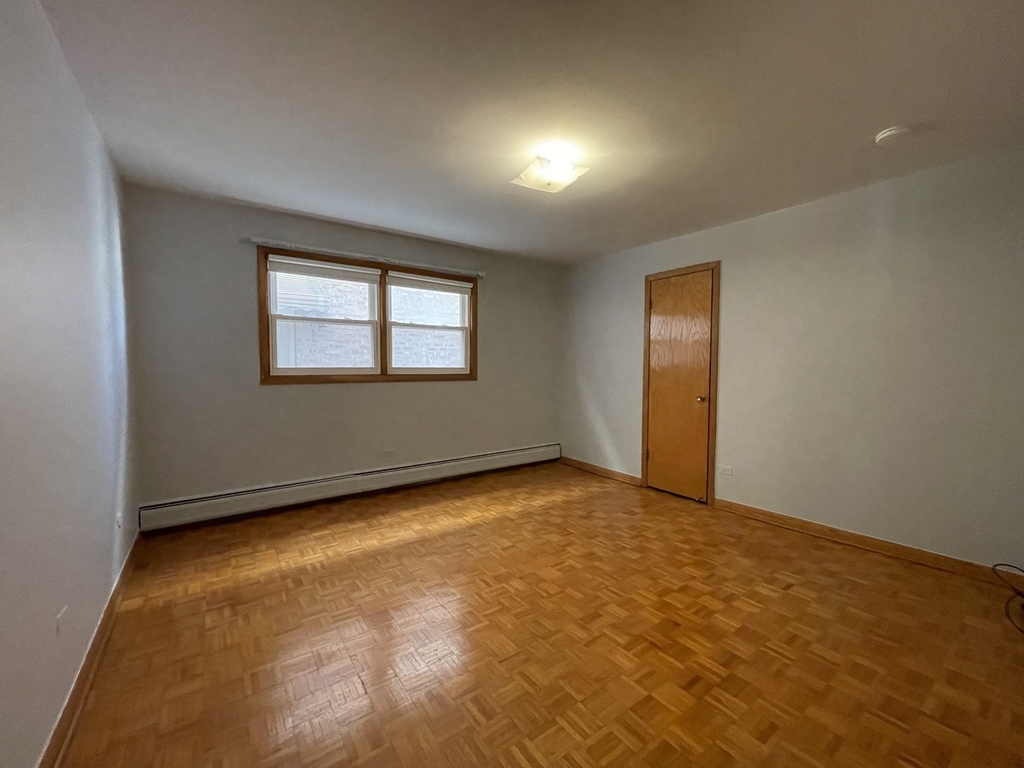 8645 W Summerdale Avenue - Photo 5