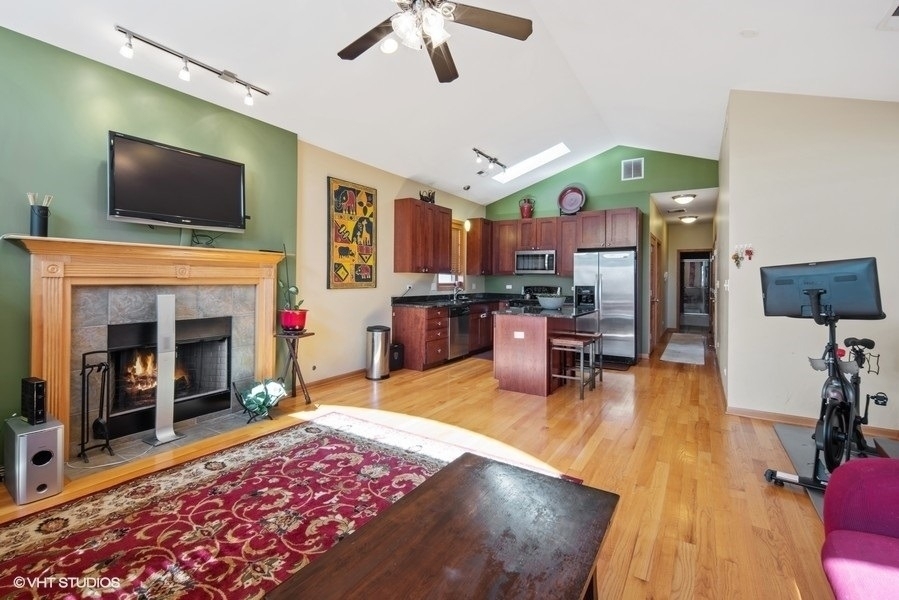 6332 S Ellis Avenue - Photo 1
