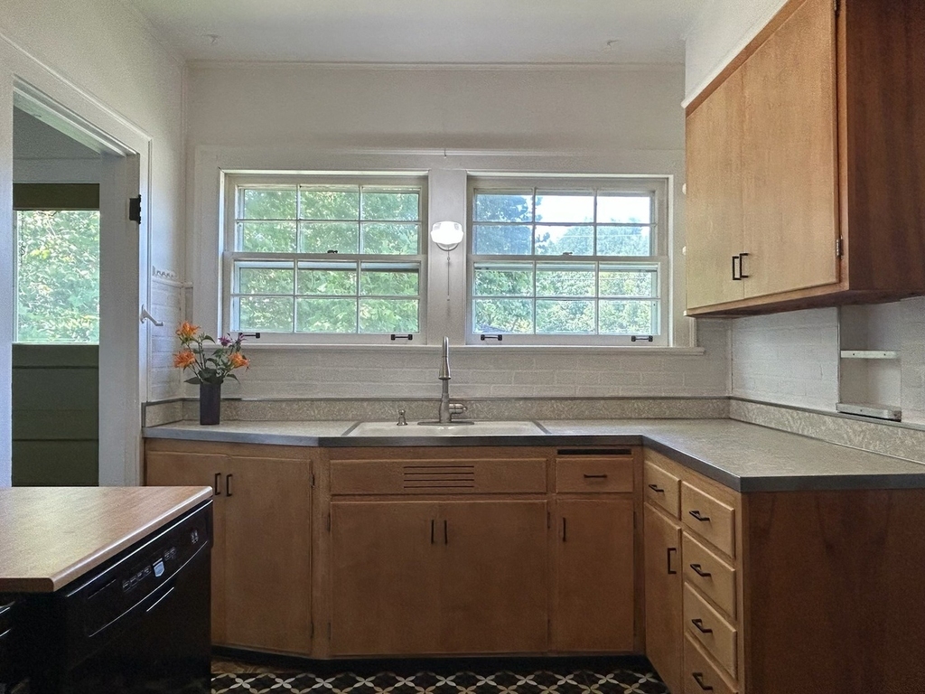 994 Greenview Avenue - Photo 5