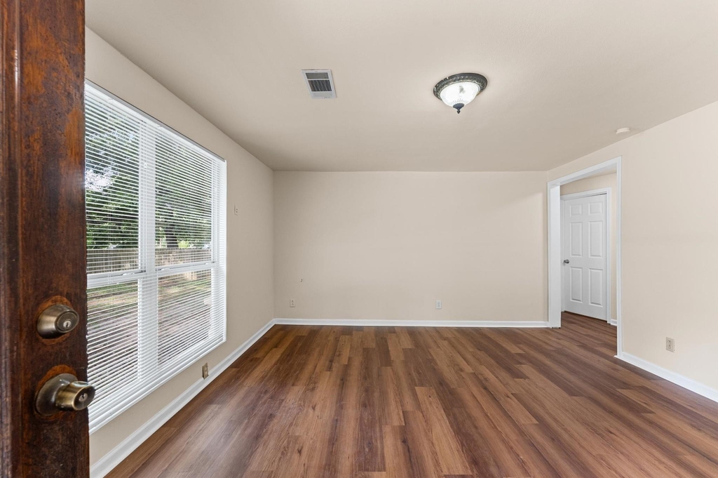 1505 Gladiola Avenue - Photo 4