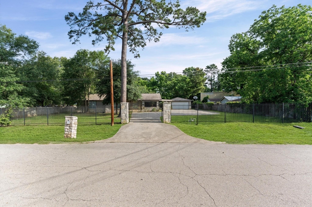 1505 Gladiola Avenue - Photo 0