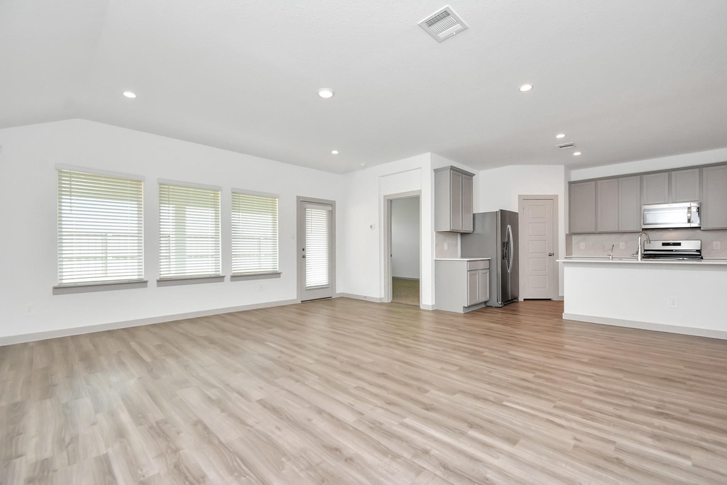 1114 Hughes Crossing Drive - Photo 27