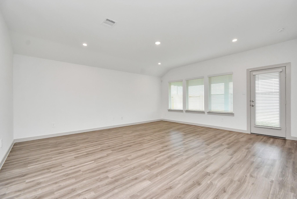 1114 Hughes Crossing Drive - Photo 26