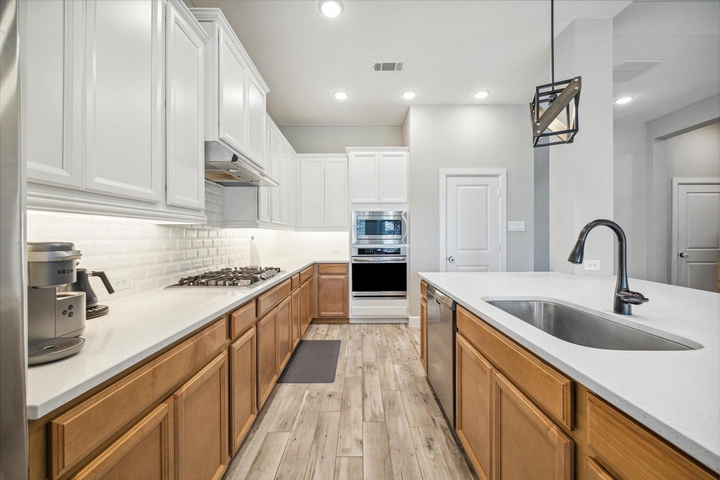 11718 Lost Maples Springs Drive - Photo 10