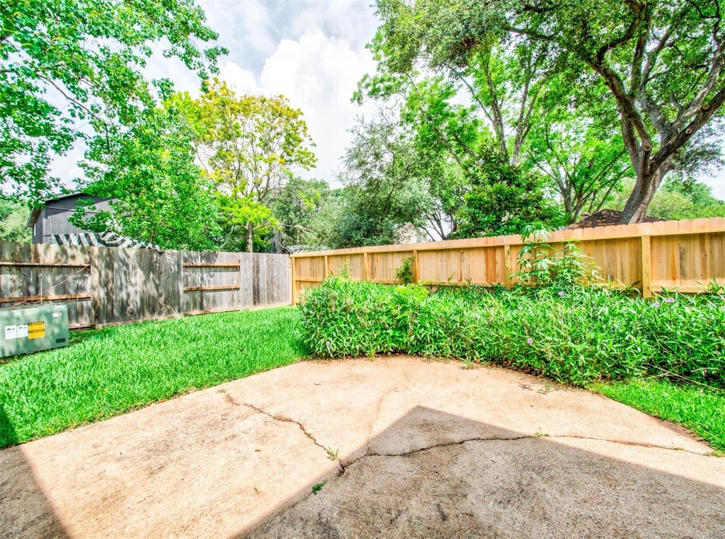 8022 La Brea Drive - Photo 6