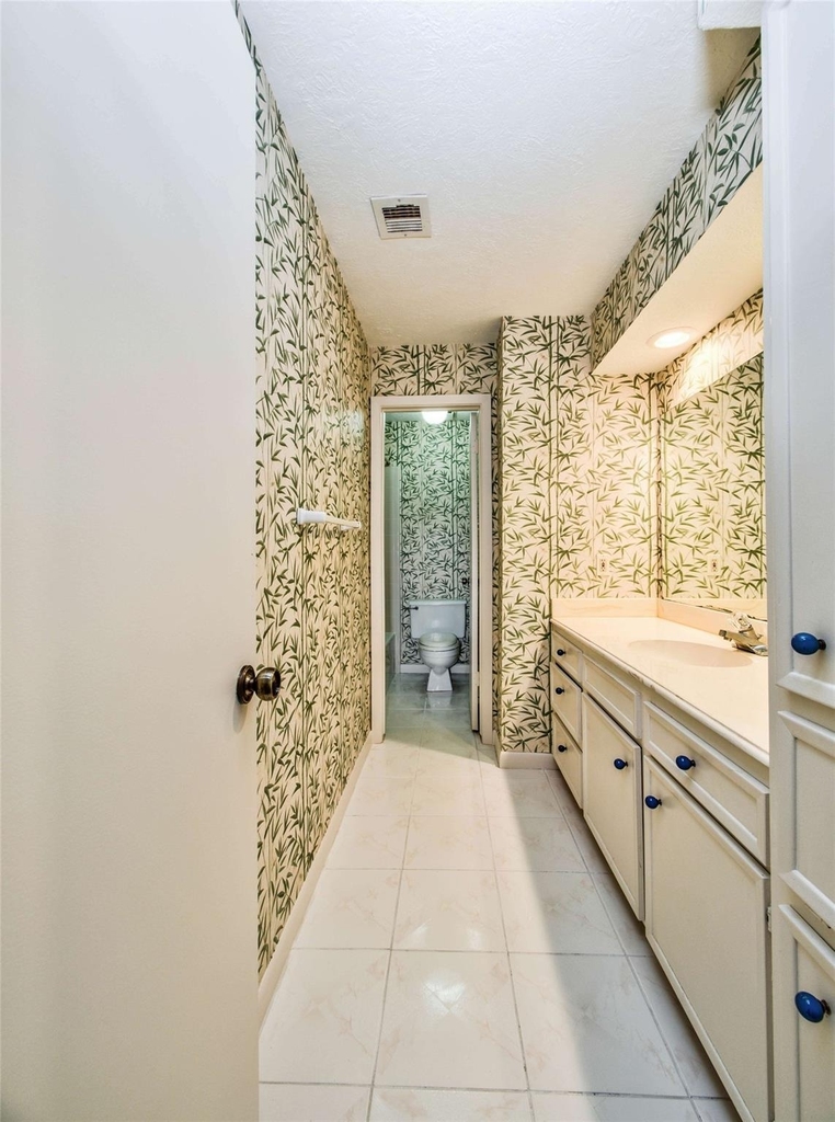 8022 La Brea Drive - Photo 32