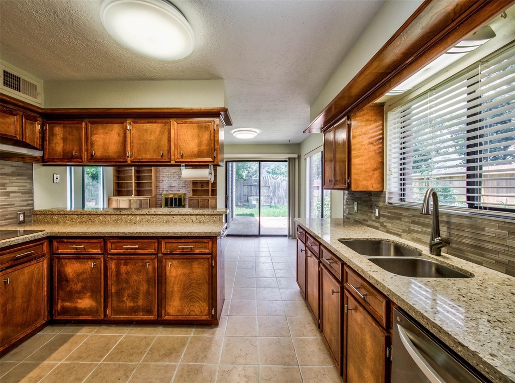 8022 La Brea Drive - Photo 21