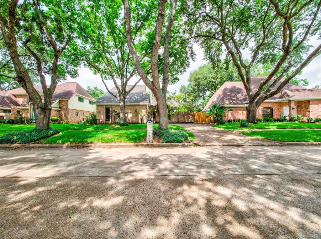 8022 La Brea Drive - Photo 0