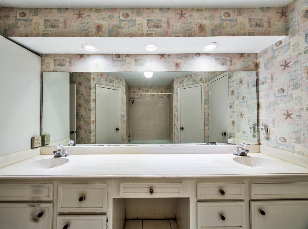 8022 La Brea Drive - Photo 24