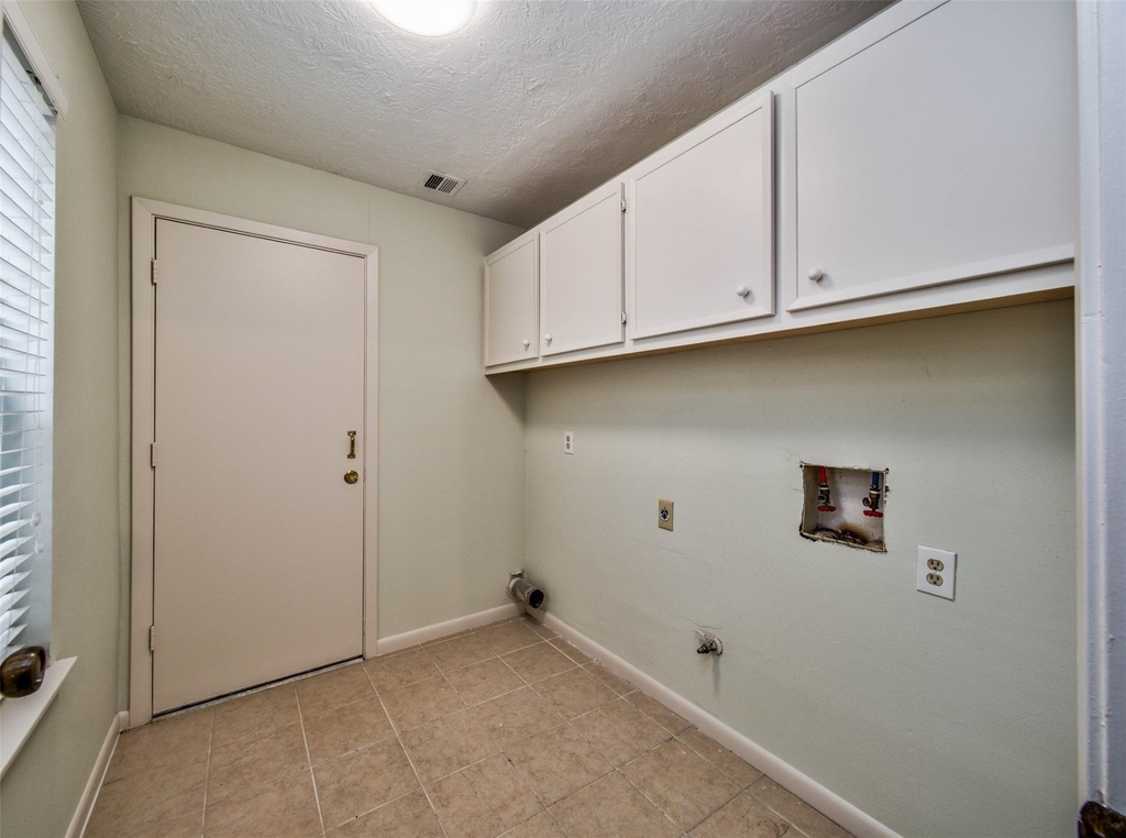 8022 La Brea Drive - Photo 33