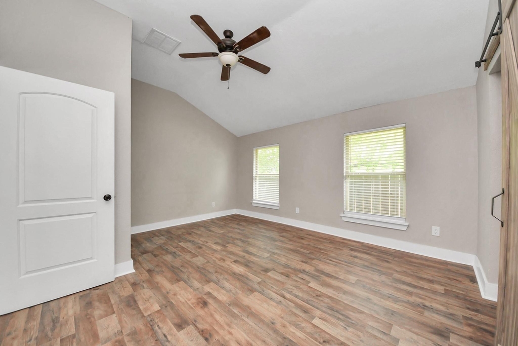 1322 E 36th Street - Photo 31