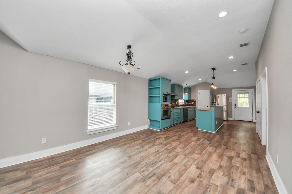 1322 E 36th Street - Photo 19