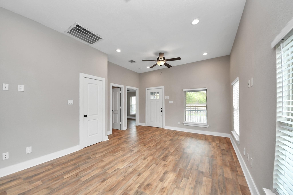 1322 E 36th Street - Photo 13