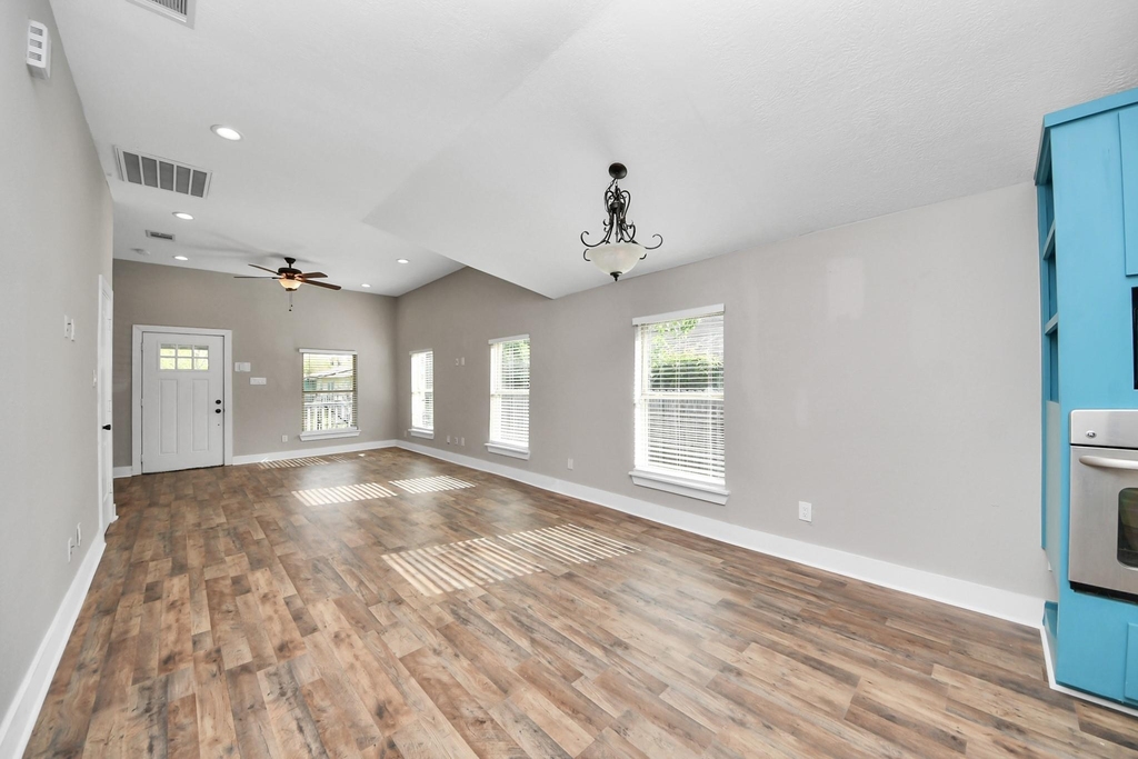 1322 E 36th Street - Photo 18
