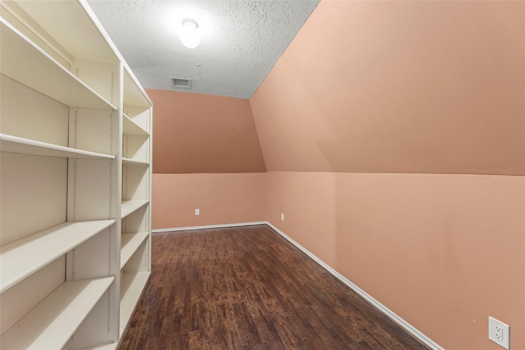 9714 Godstone Lane - Photo 37