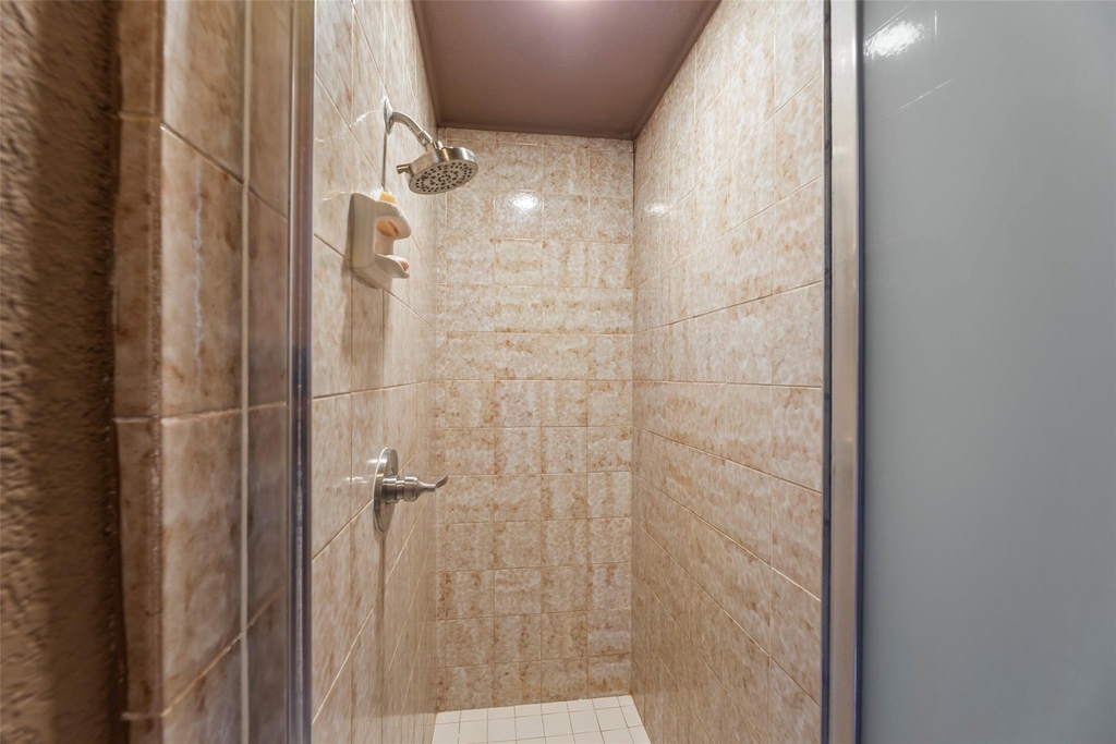 9714 Godstone Lane - Photo 17