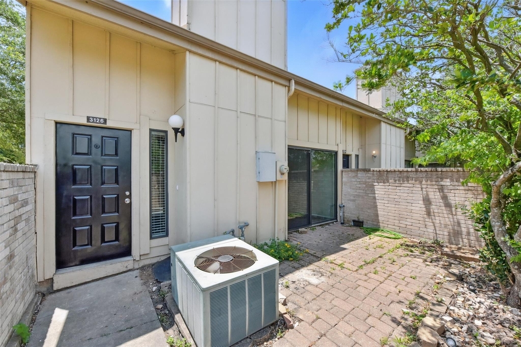 3126 Windchase Boulevard - Photo 2