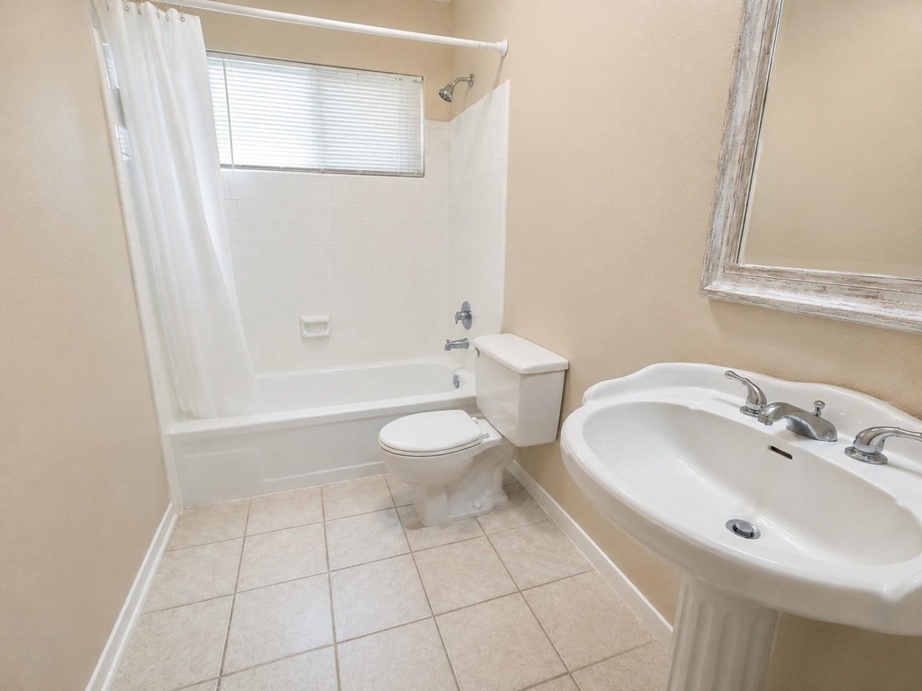 2506 Radcliffe Drive - Photo 7