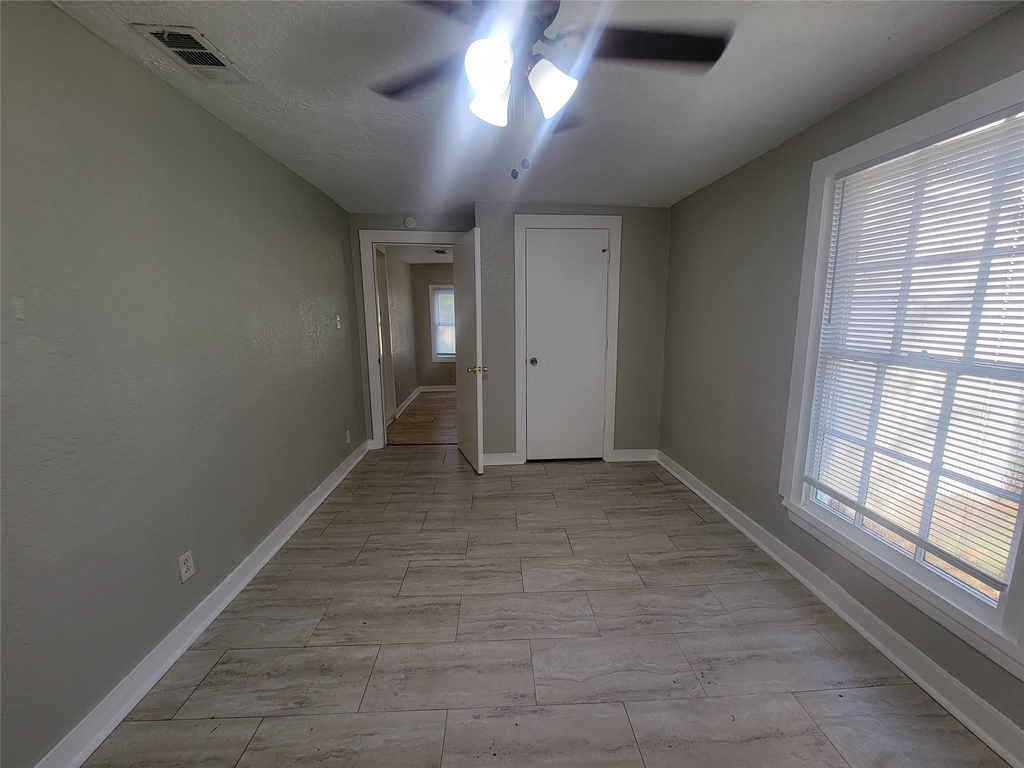 2526 3rd 1/2 Avenue N - Photo 11