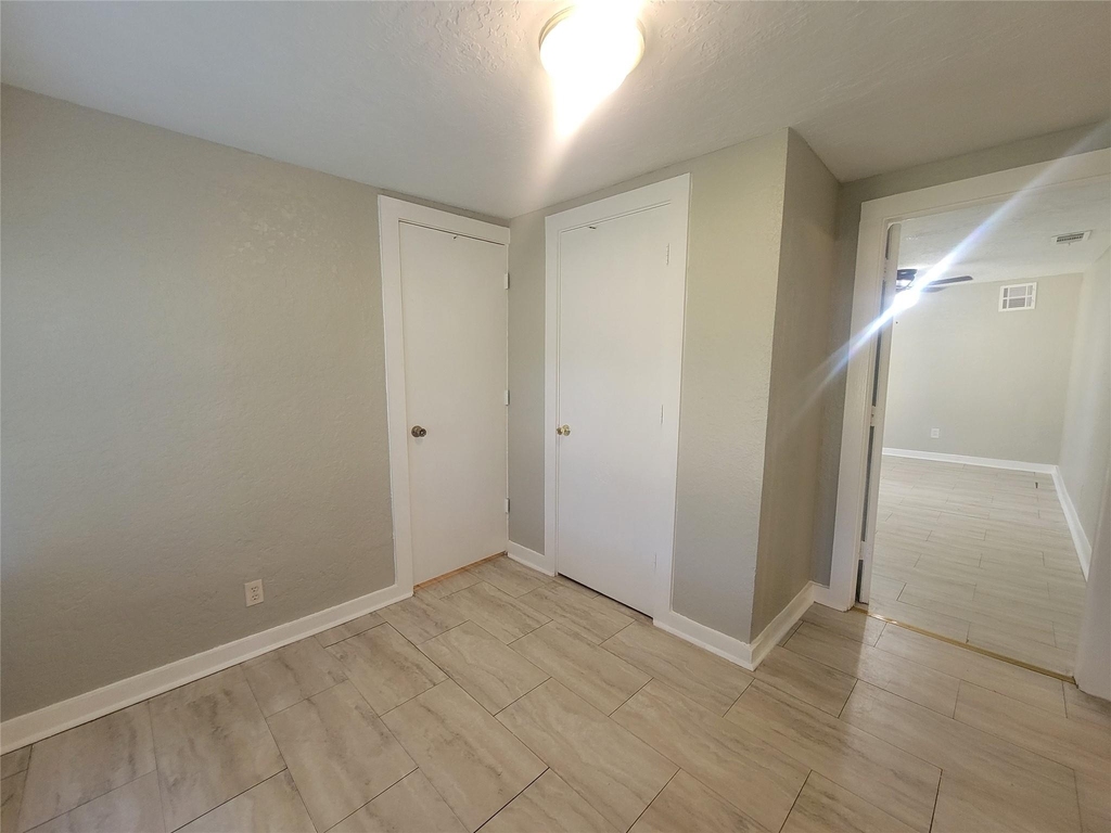 2526 3rd 1/2 Avenue N - Photo 9