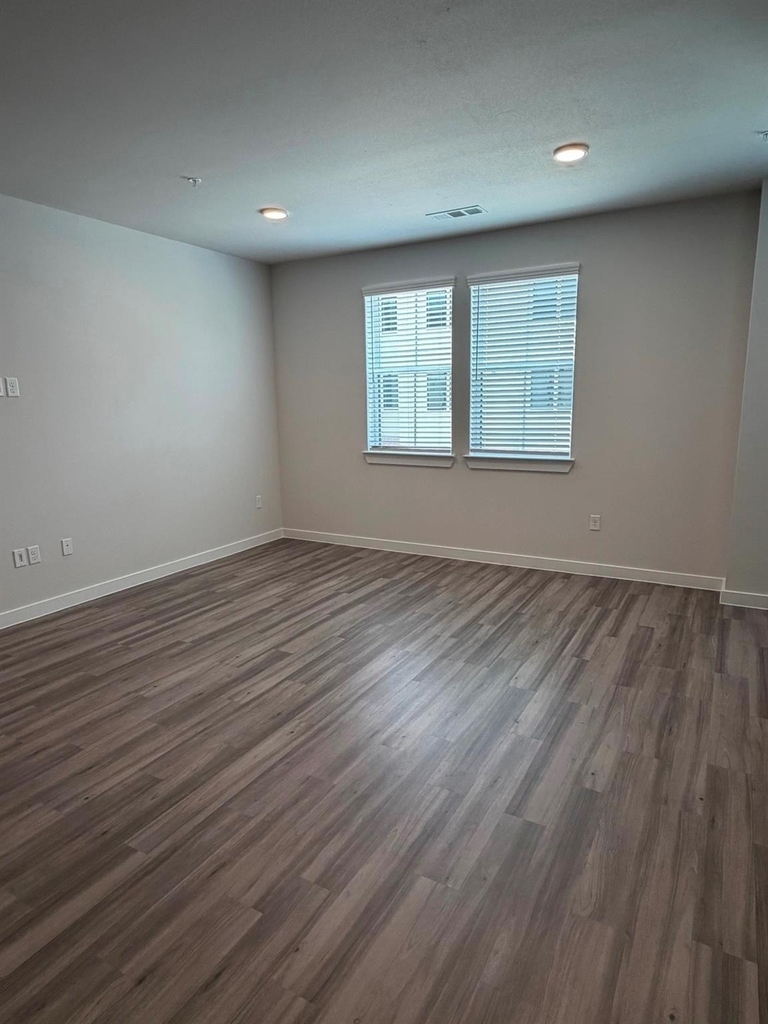 17318 N Eldridge Parkway - Photo 5