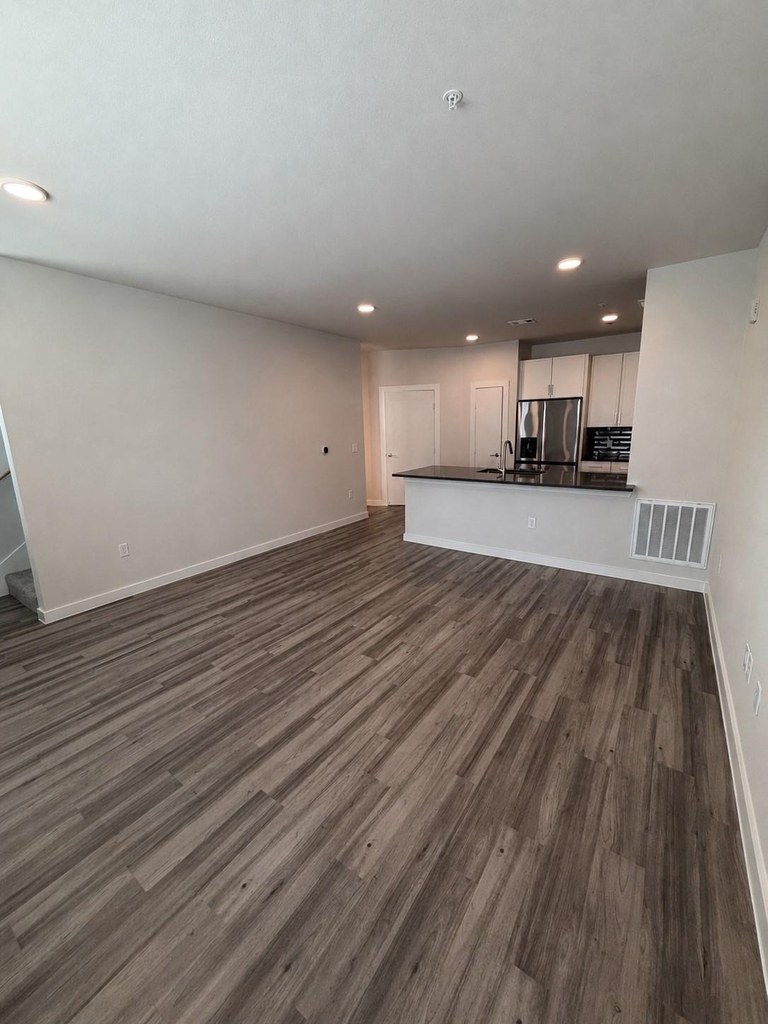 17318 N Eldridge Parkway - Photo 3