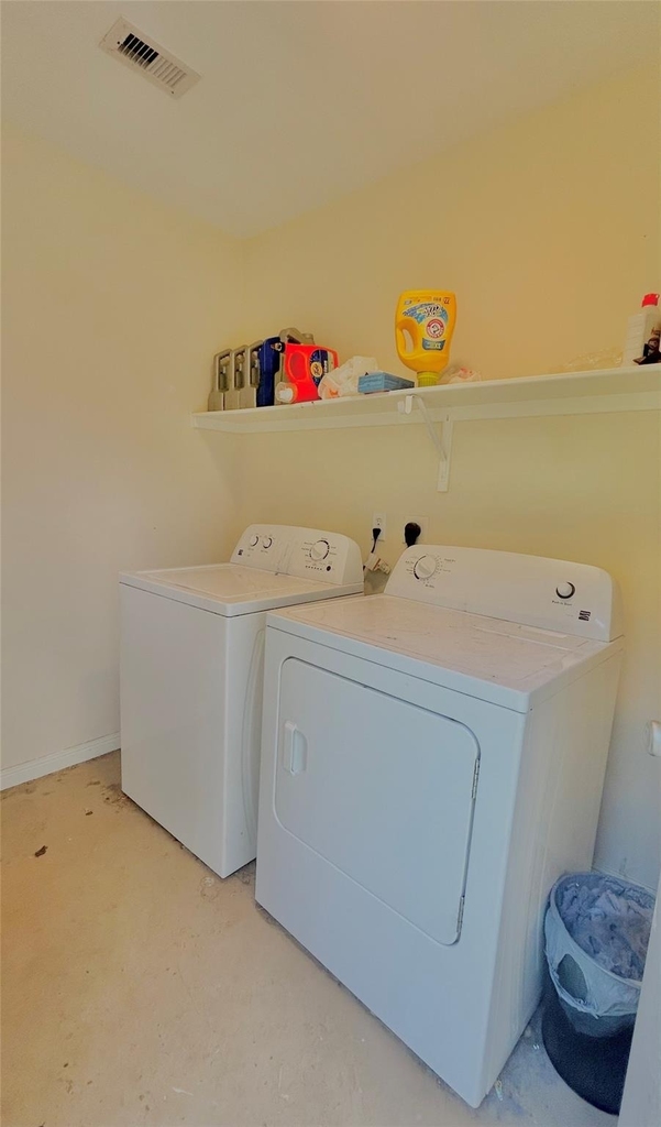 3735 Putnam Drive - Photo 2