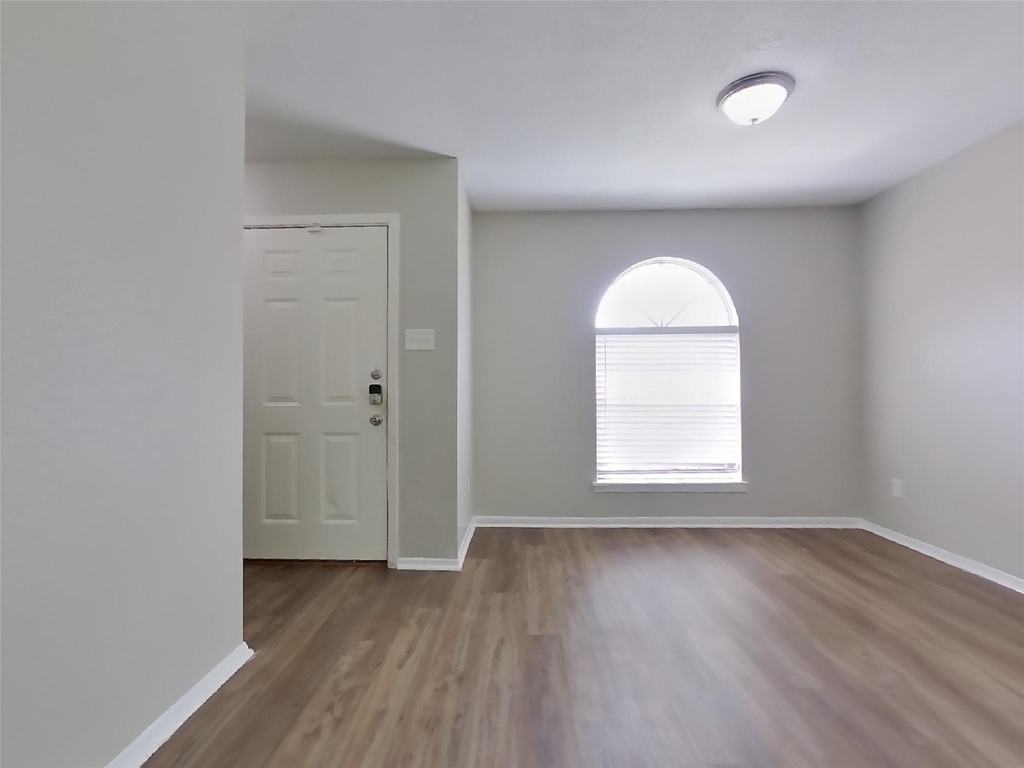 2706 King James Court - Photo 3