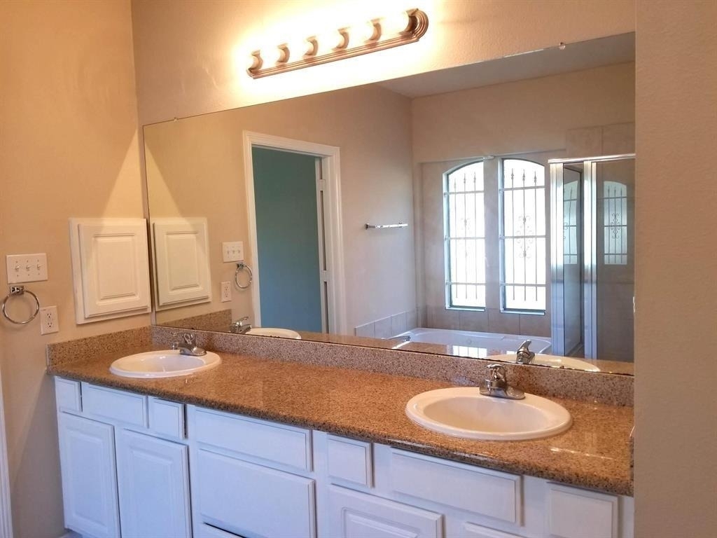 25406 Archdale Court - Photo 33