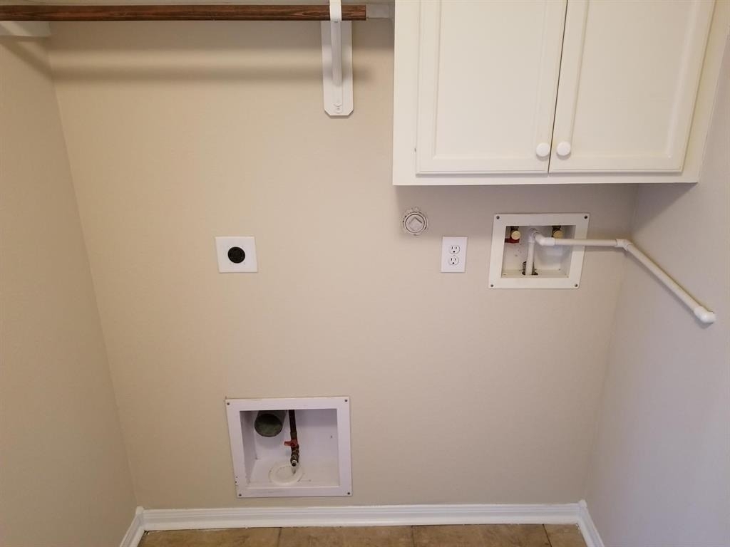 25406 Archdale Court - Photo 15