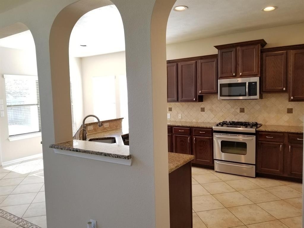 25406 Archdale Court - Photo 12