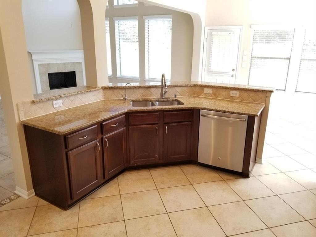25406 Archdale Court - Photo 13