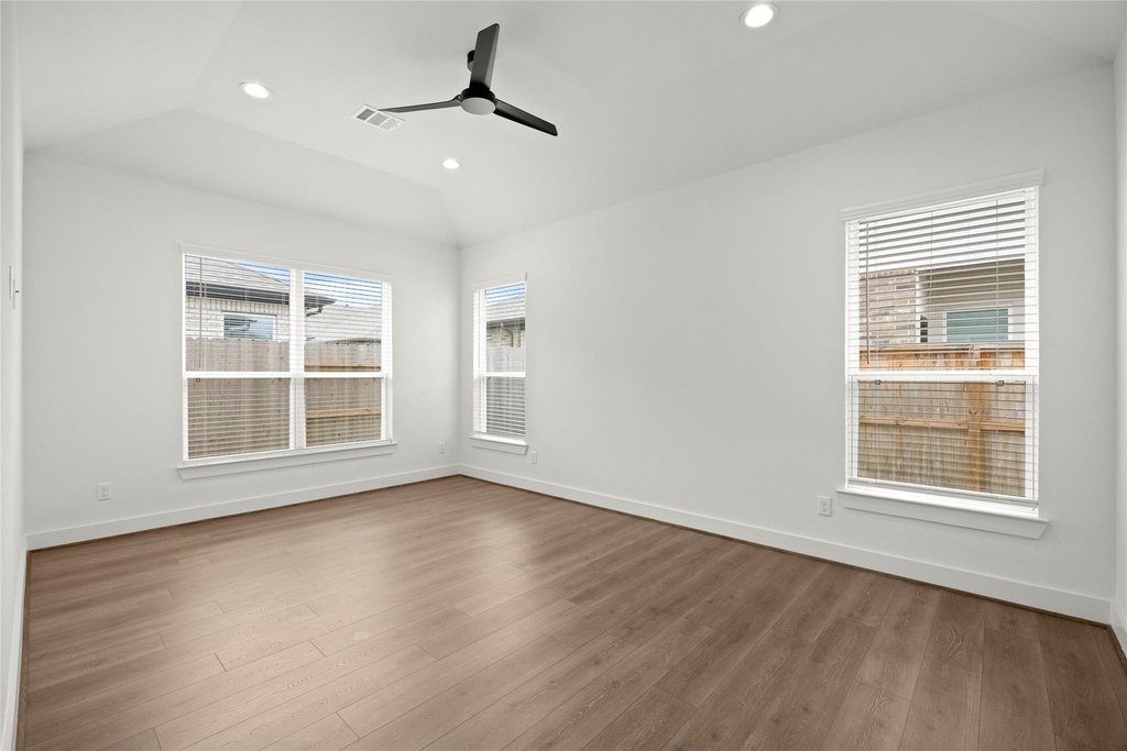 2711 Sunrise Breeze Drive - Photo 14