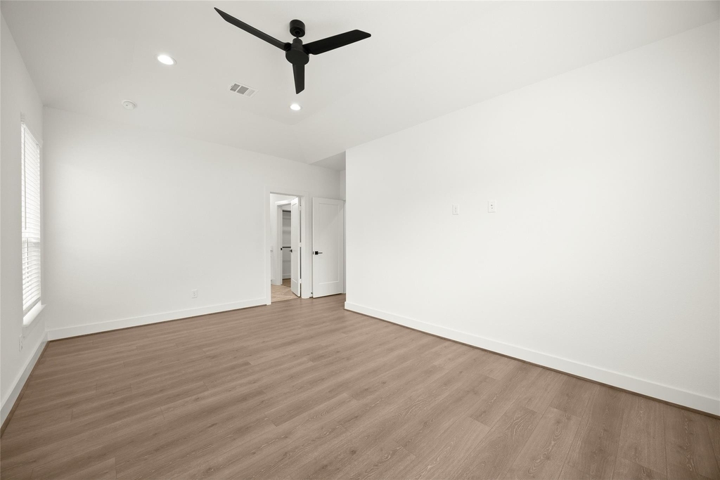 2711 Sunrise Breeze Drive - Photo 13