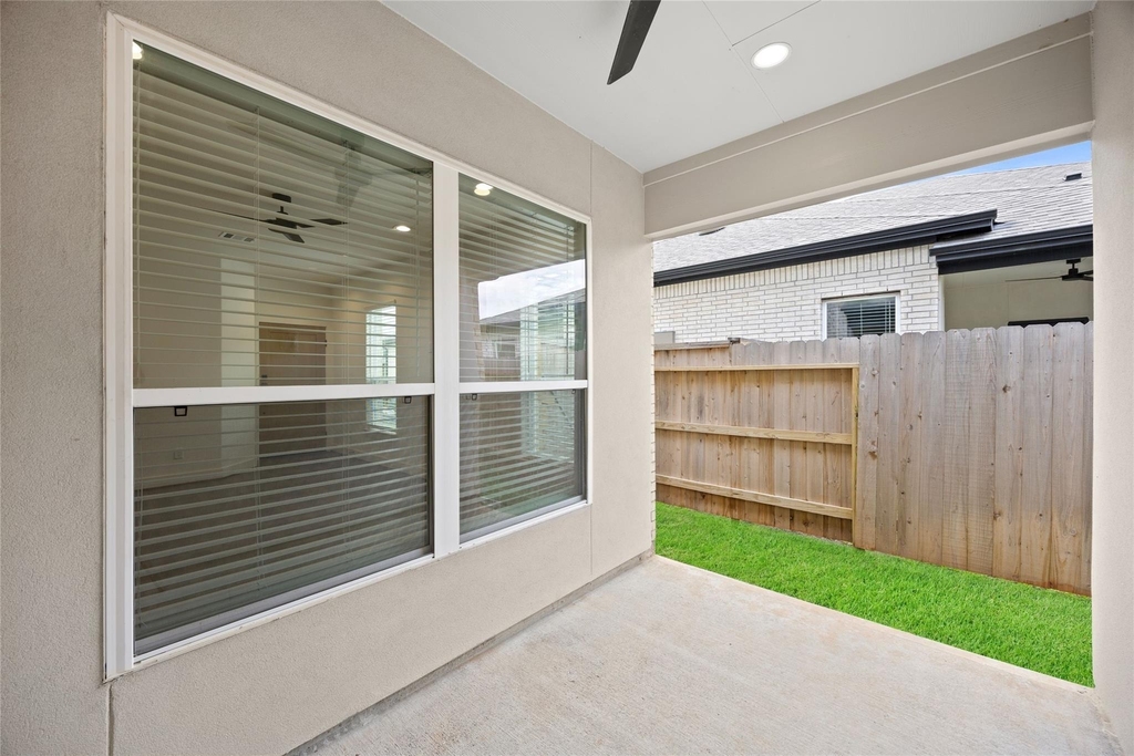 2711 Sunrise Breeze Drive - Photo 24