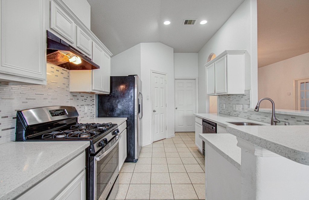 13335 Gardnerville St - Photo 14