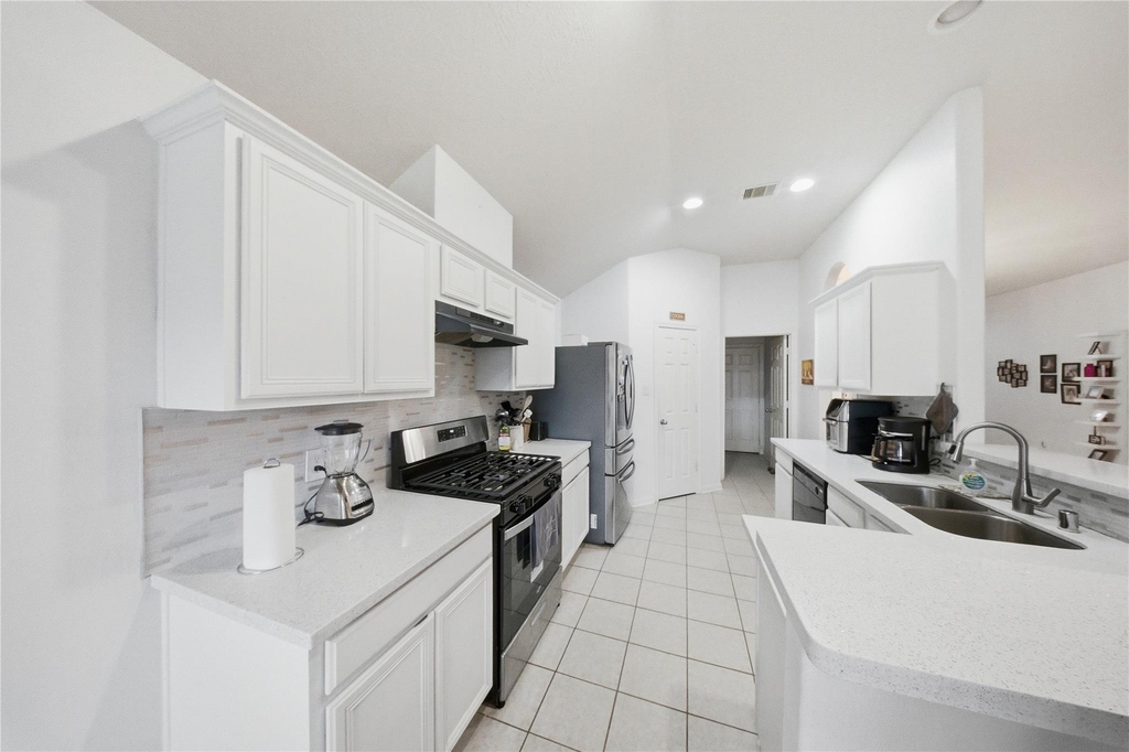 13335 Gardnerville St - Photo 10