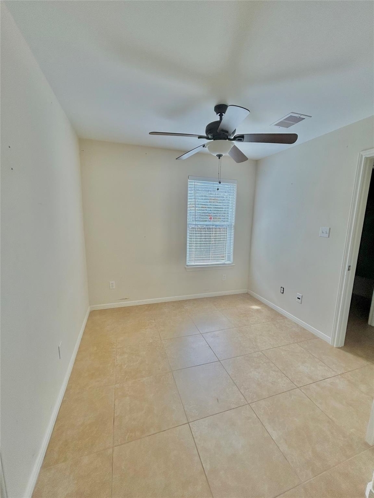 3807 Putnam Drive - Photo 4