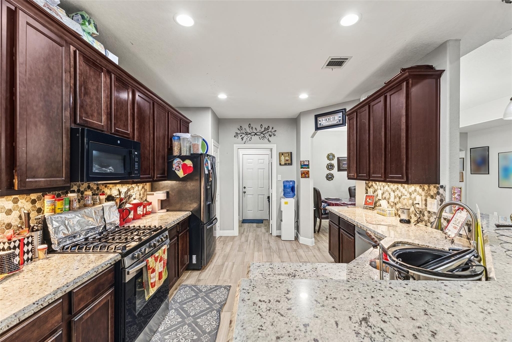 267 Freeman Boulevard - Photo 10