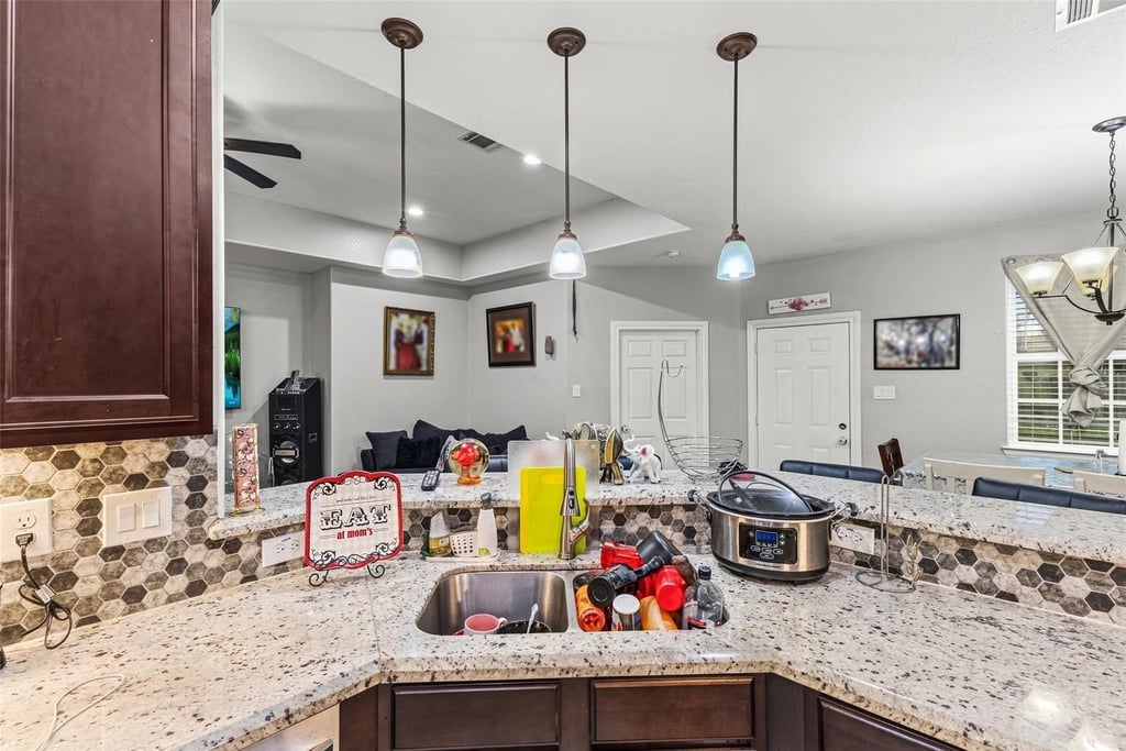 267 Freeman Boulevard - Photo 12