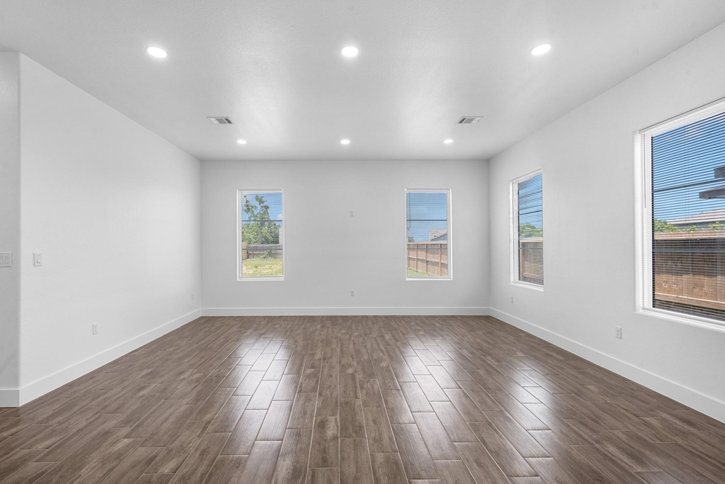 323 Road 5840 - Photo 8