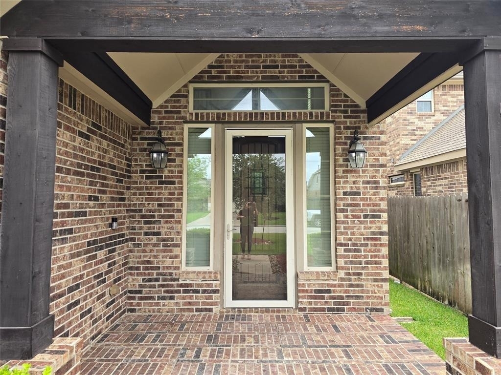 21914 Avalon Queen Drive - Photo 3
