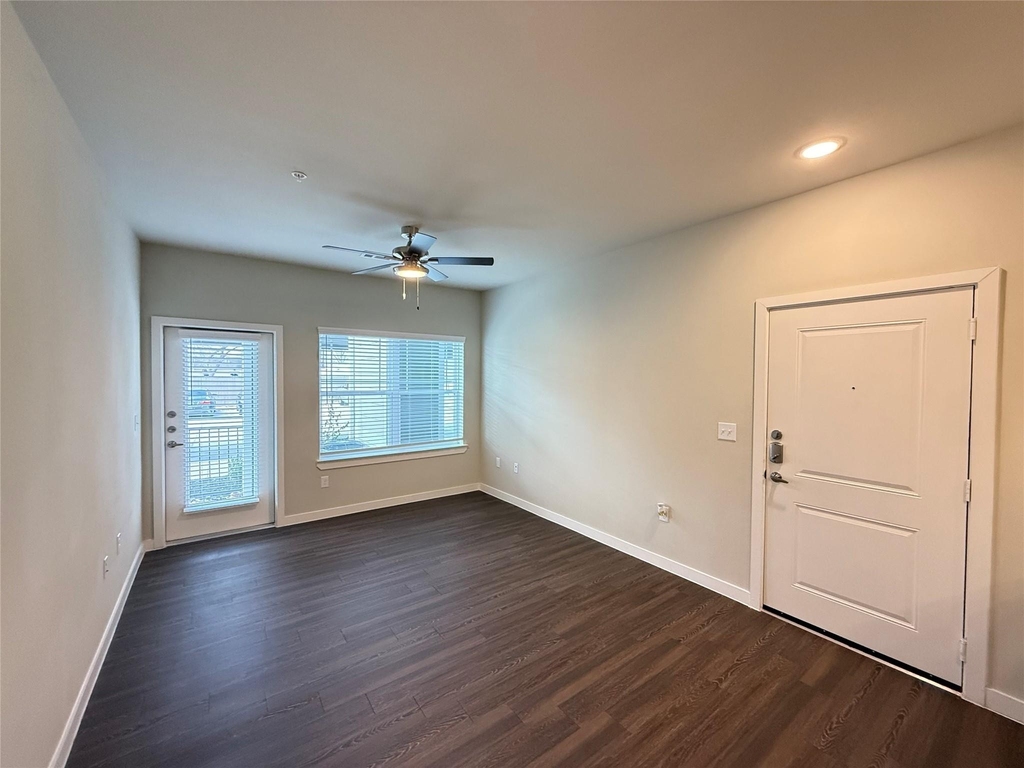 2102 Antoine Drive - Photo 4