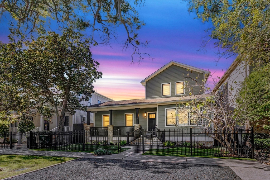 2219 Columbia Street - Photo 0